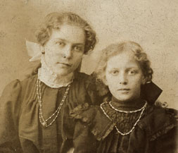 Annie and Carrie Christensen