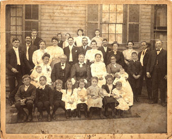 Family of Philipp Neff, large gathering.