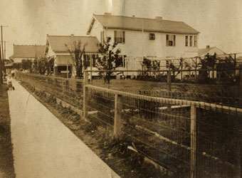 Hellmers family home on France Street, ca 1924.